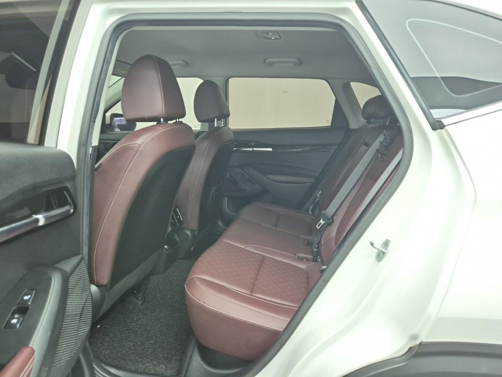 KIA Seltos - Vista 12