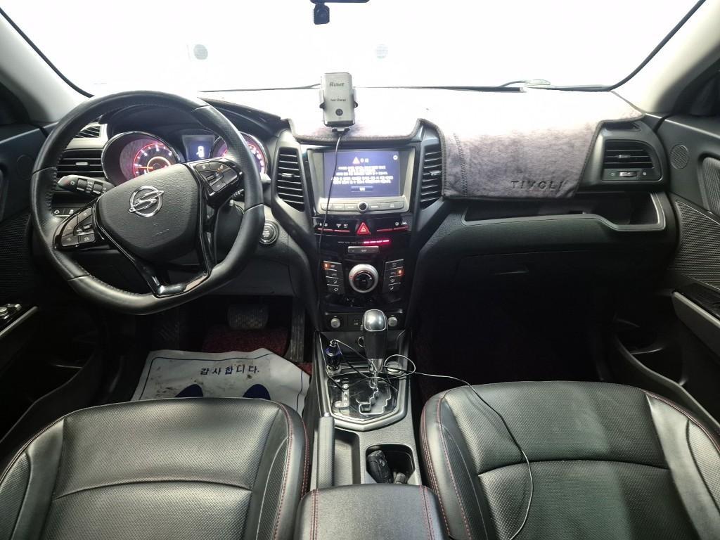 Ssangyong Tivoli - Vista 5