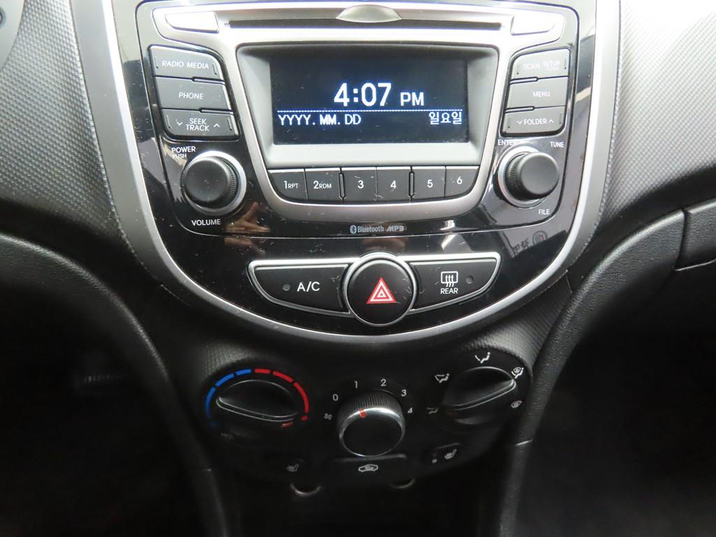 HYUNDAI Accent - Vista 12