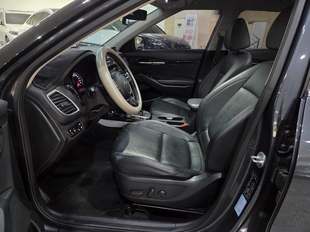 KIA Seltos - Vista 6