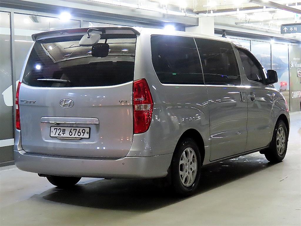 HYUNDAI Starex - Vista 4