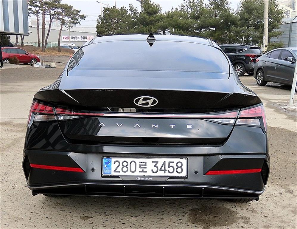 HYUNDAI Avante - Vista 4