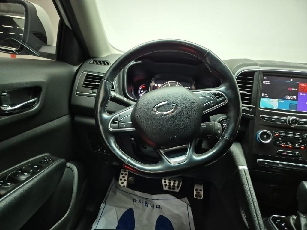 SAMSUNG QM6 - Vista 9