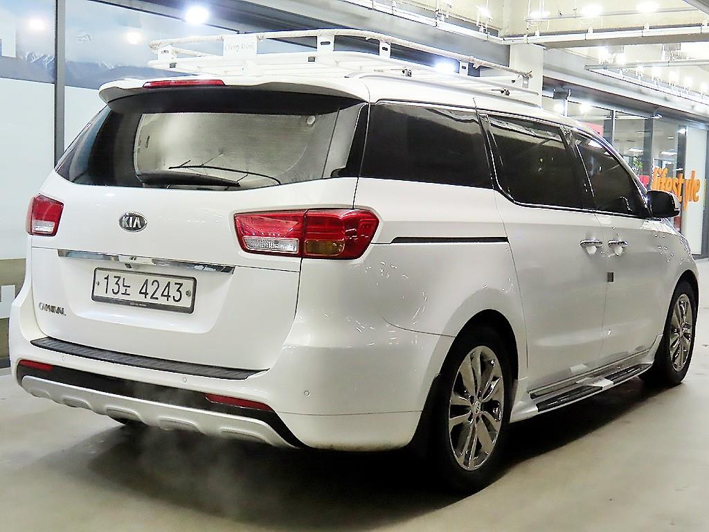 KIA Carnival - Vista 4