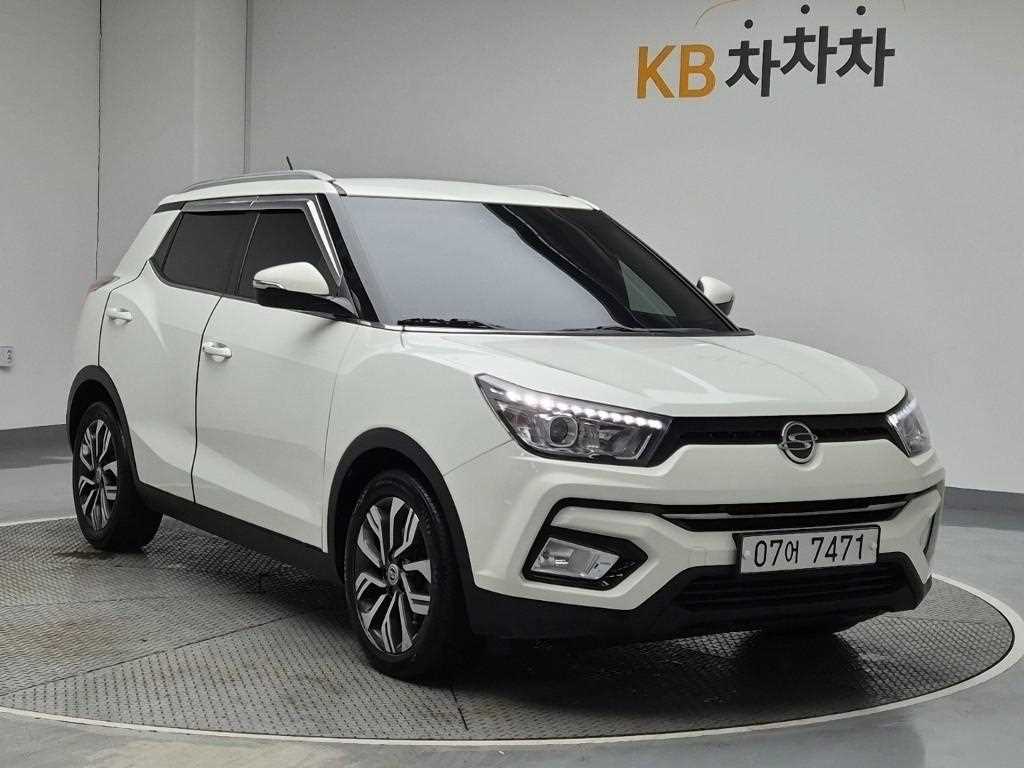 Ssangyong Tivoli - Vista 4