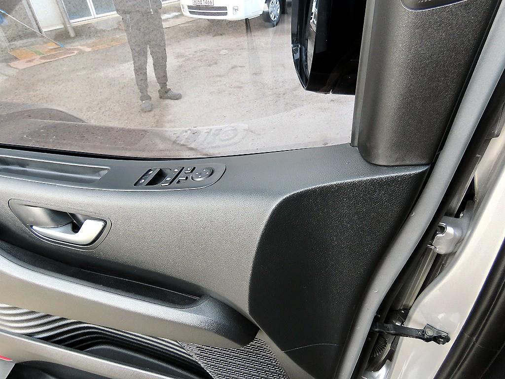 HYUNDAI Staria - Vista 12