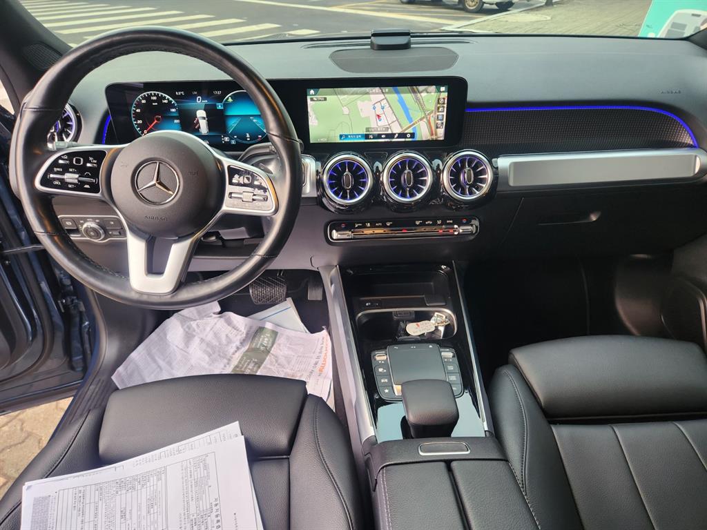 Mercedes Benz GLB Class - Vista 7