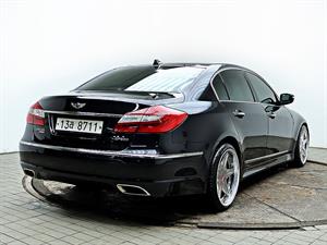 HYUNDAI Genesis - Vista 8