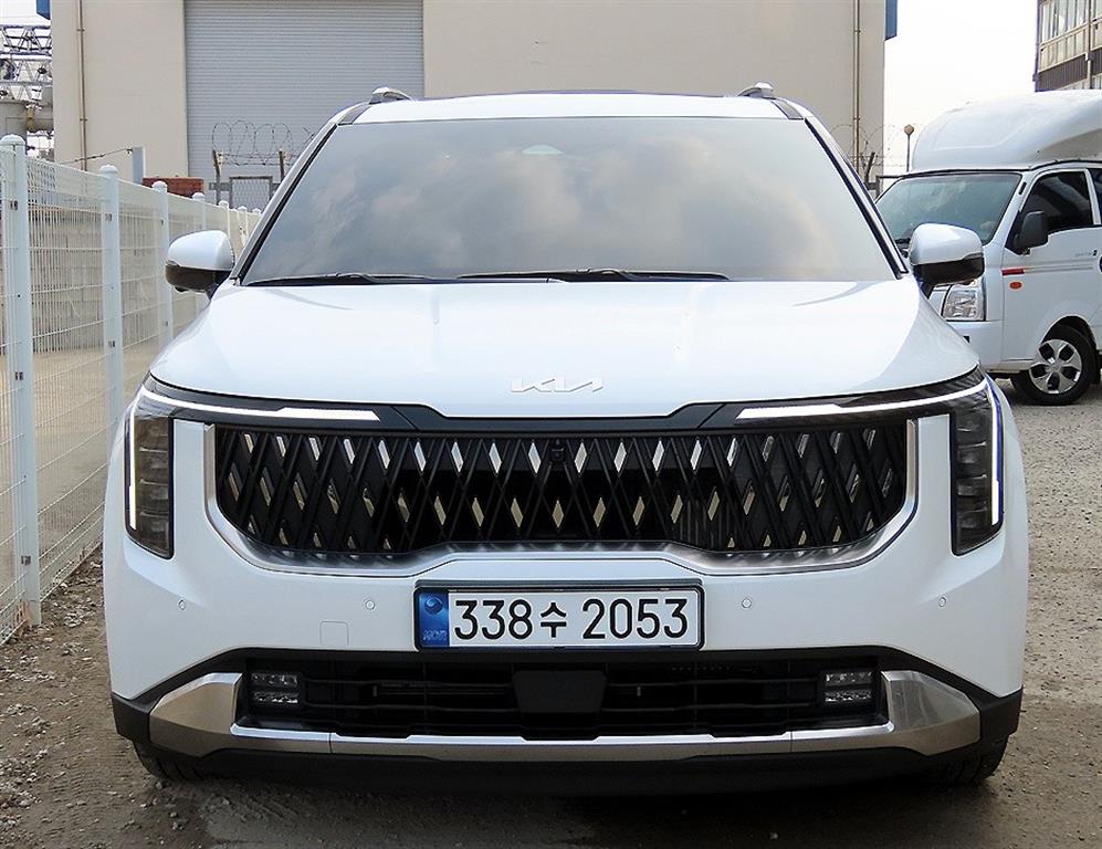 KIA Carnival 2025 Blanco - Importación desde Corea - HF Imports Iquique - Foto 1