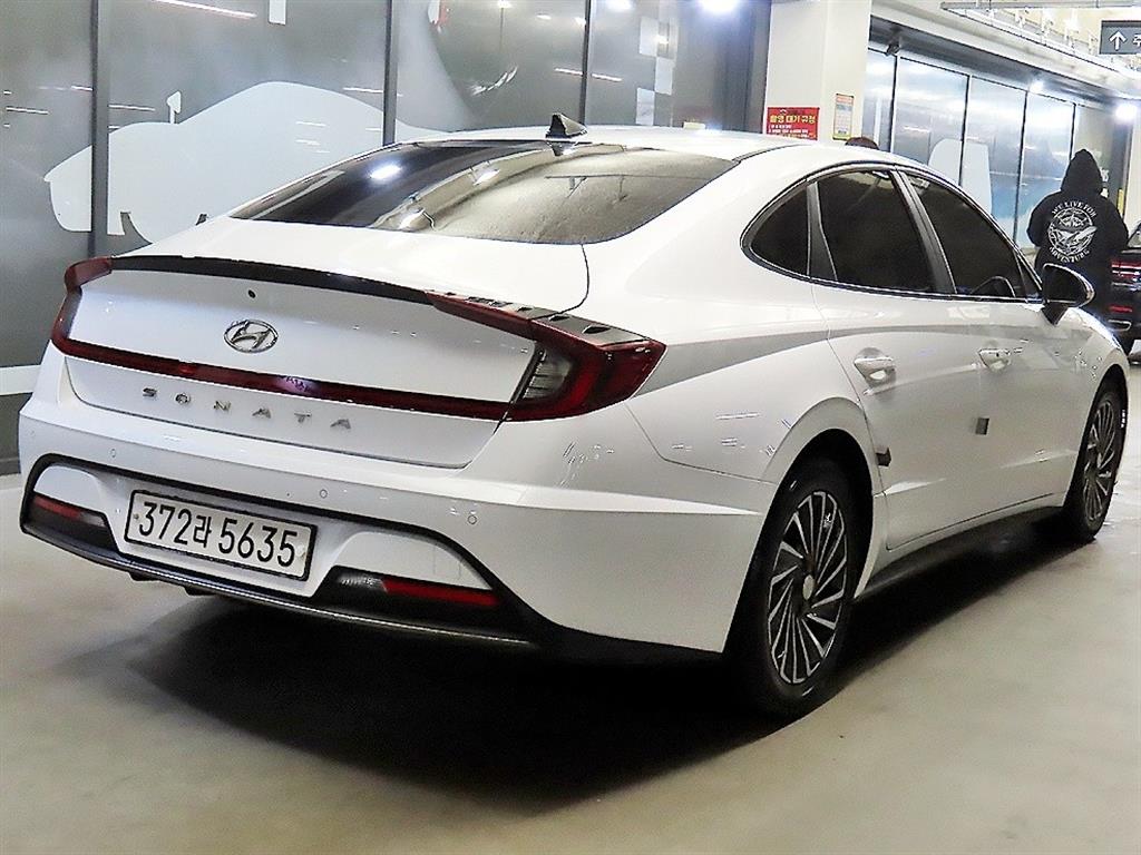 HYUNDAI Sonata - Vista 4