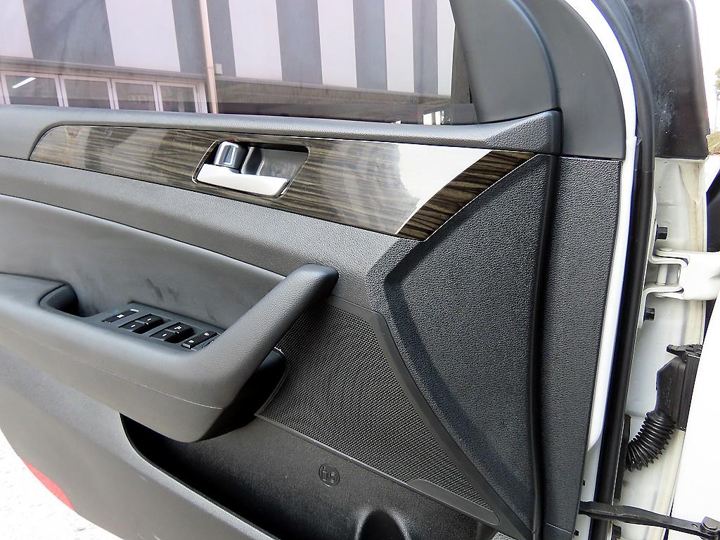 HYUNDAI Sonata - Vista 11