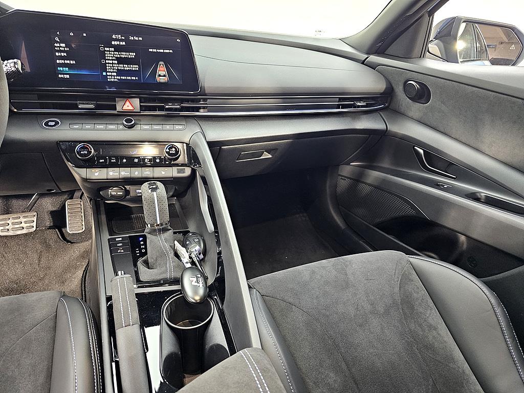 HYUNDAI Avante - Vista 9