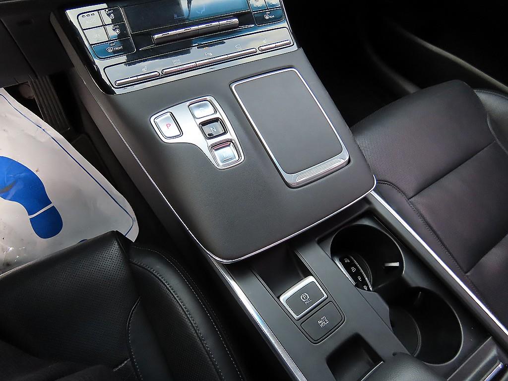 HYUNDAI Grandeur - Vista 10