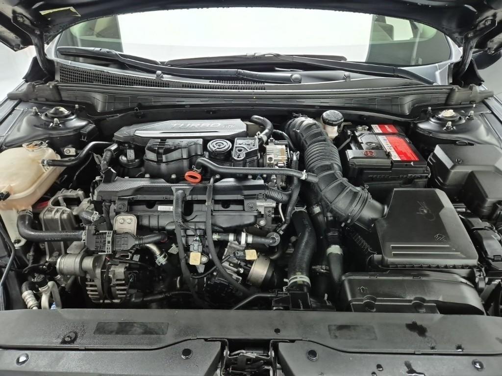 HYUNDAI Avante - Vista 5