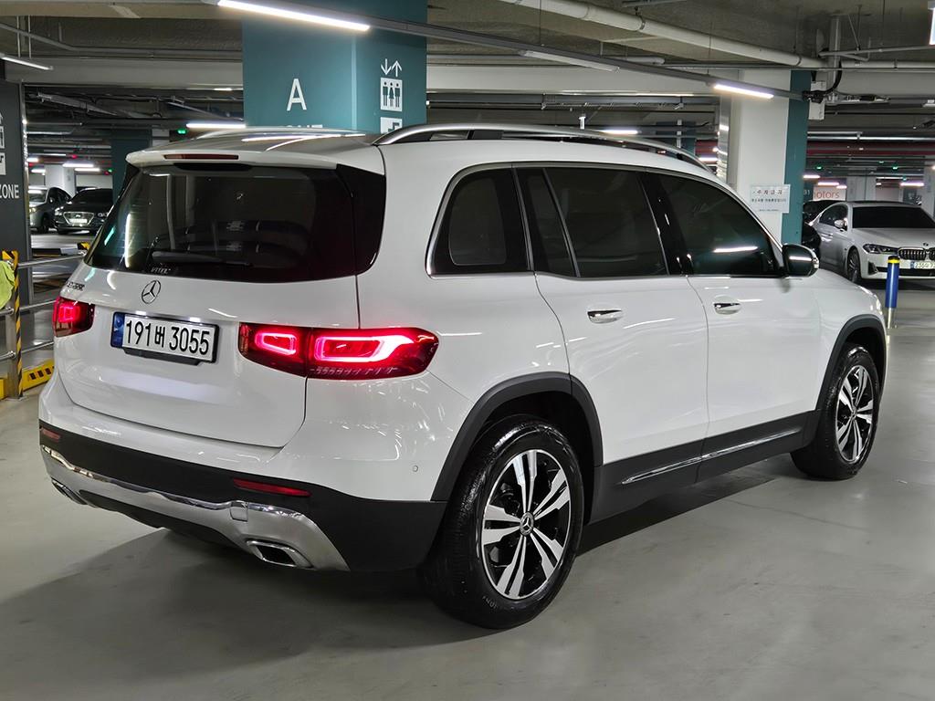 Mercedes Benz GLB Class - Vista 3