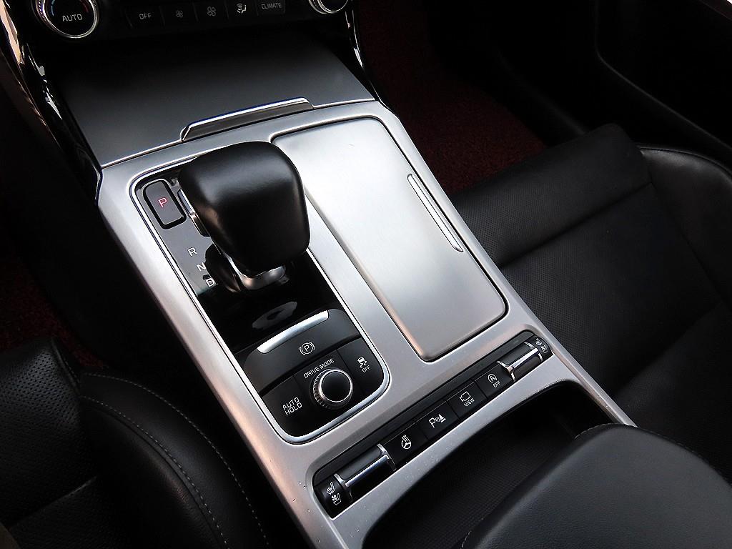 KIA Stinger - Vista 10