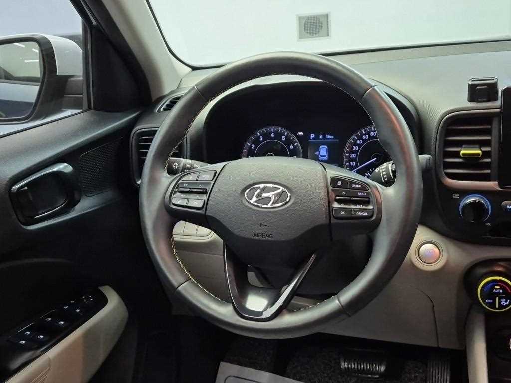 HYUNDAI Venue - Vista 9