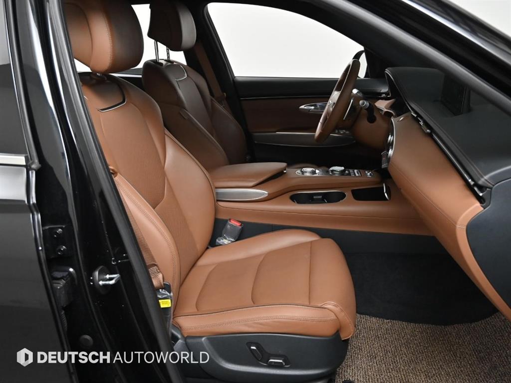 Genesis GV70 - Vista 10