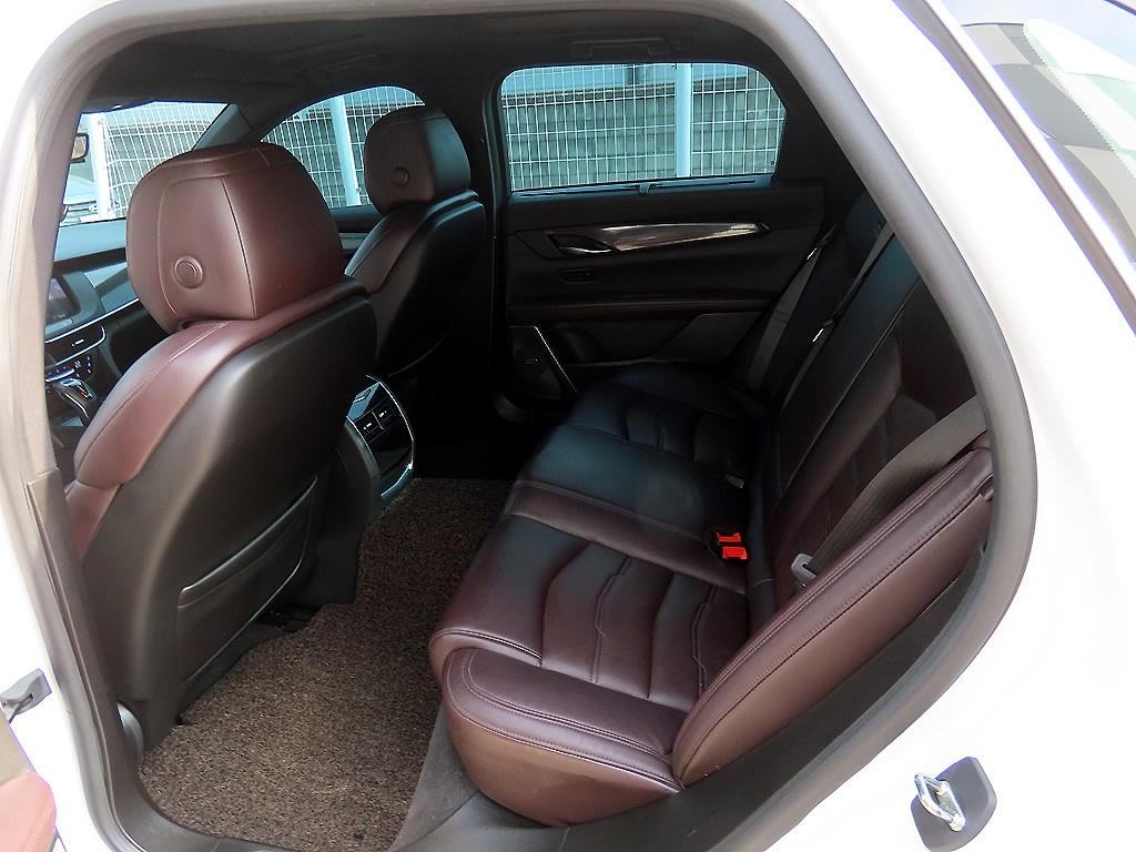 Cadillac CT6 - Vista 6