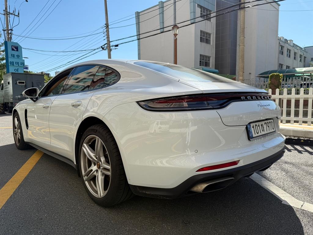 Porsche Panamera - Vista 3