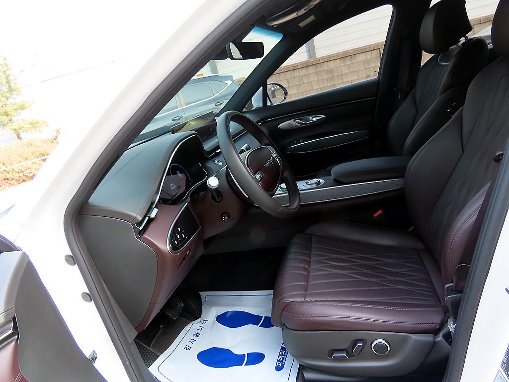 Genesis GV70 - Vista 5