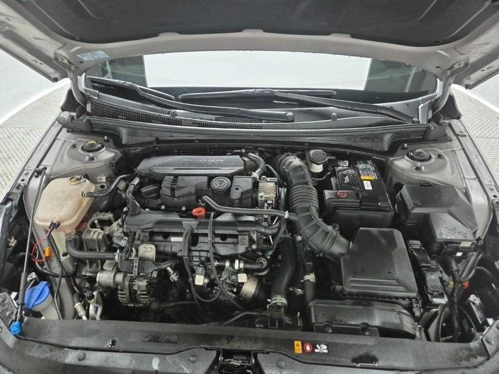 HYUNDAI Avante - Vista 5