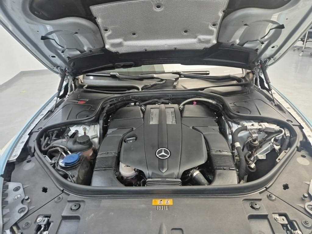 Mercedes Benz S Class - Vista 5