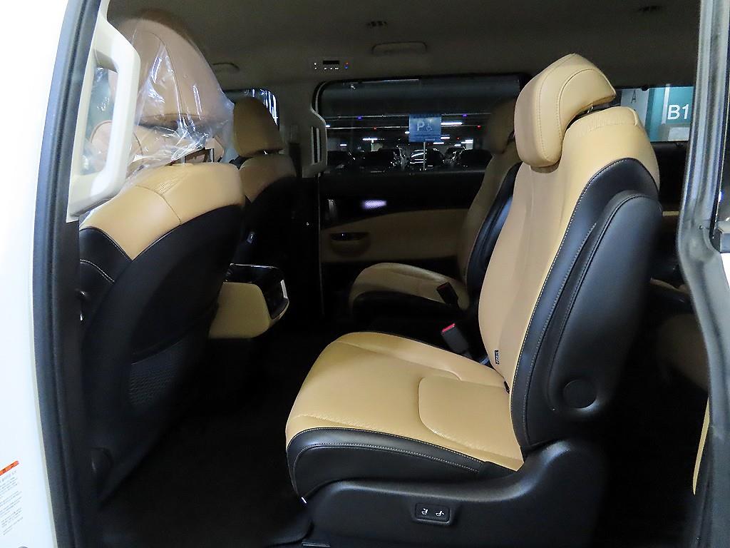 KIA Carnival - Vista 7