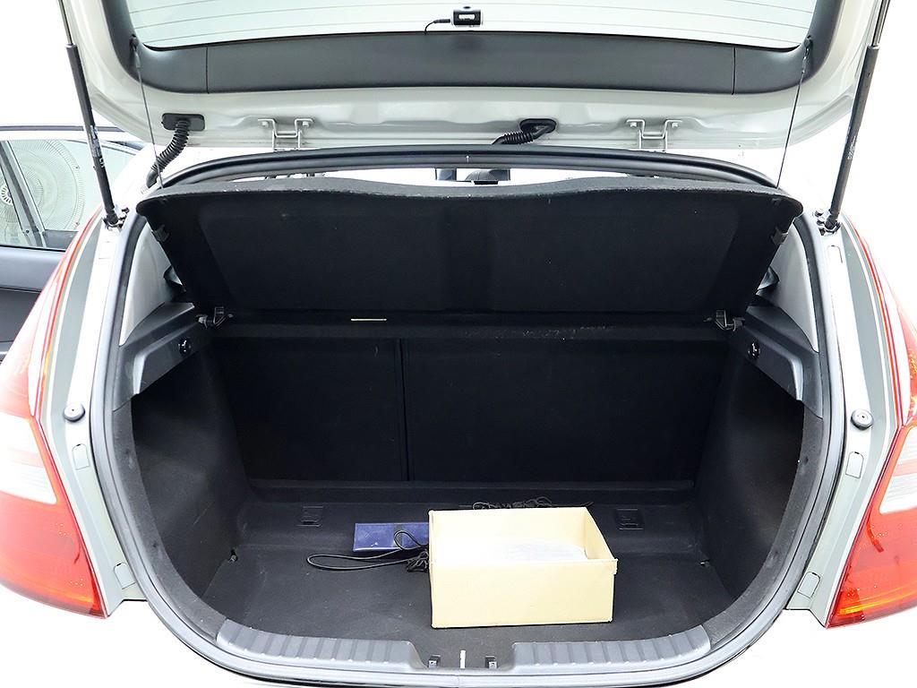 HYUNDAI i30 2011 Gris - Importación desde Corea - HF Imports Iquique - Foto 13