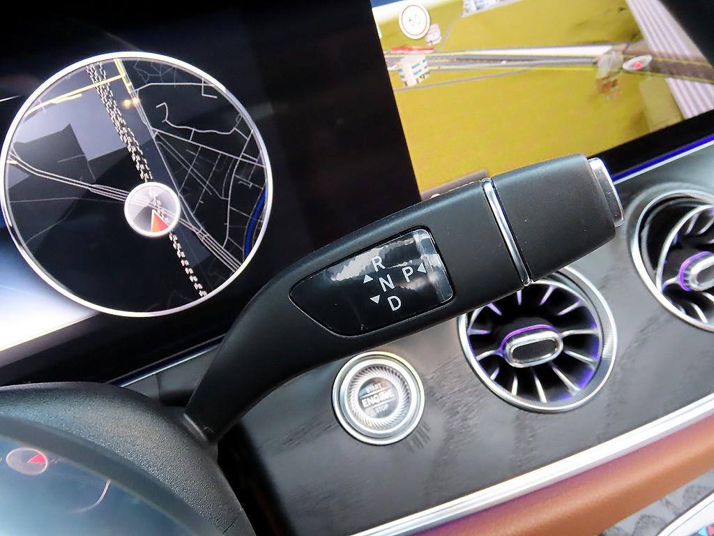 Mercedes Benz E class - Vista 11