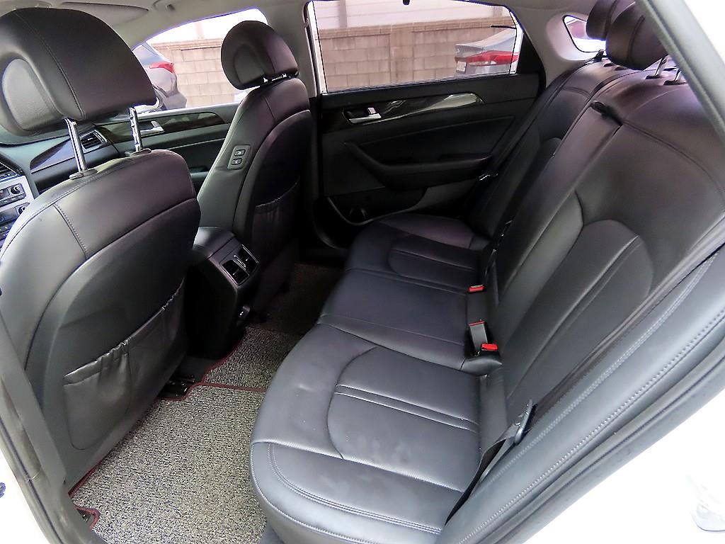 HYUNDAI Sonata - Vista 6