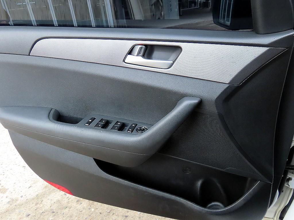 HYUNDAI Sonata - Vista 11