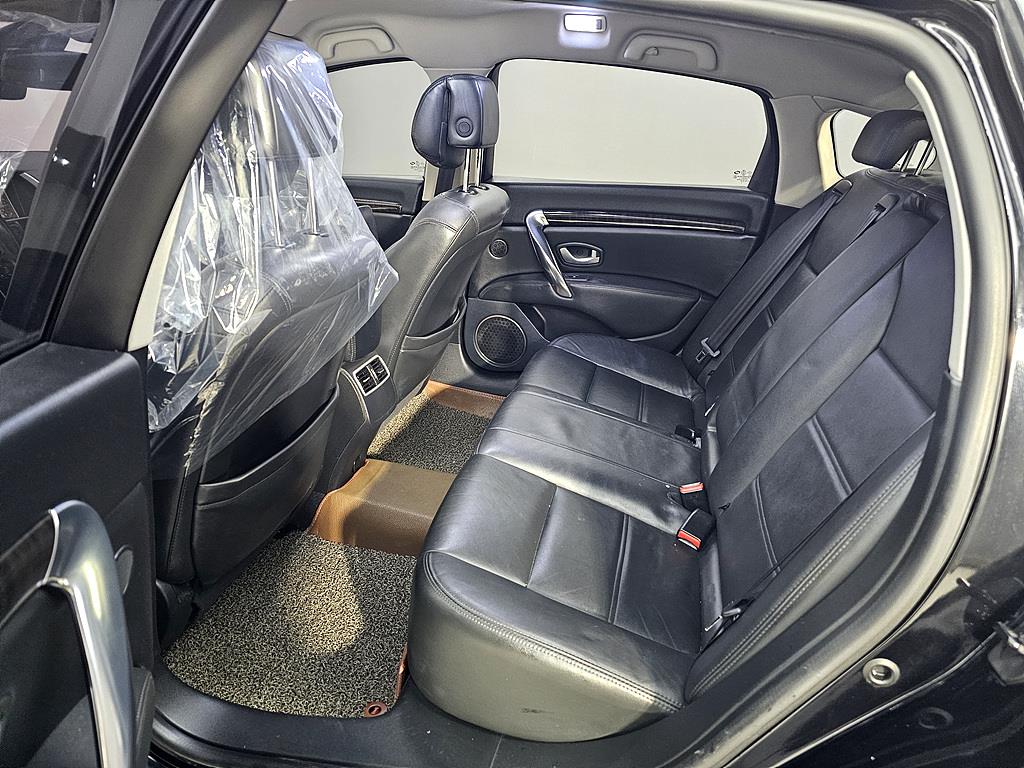 SAMSUNG SM7 - Vista 9