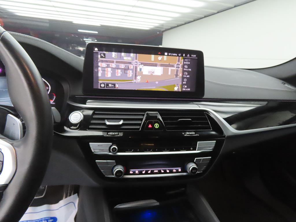 BMW 5 Series - Vista 10