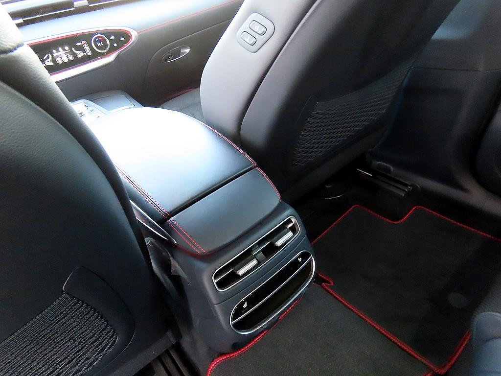 Genesis GV70 2022 Blanco - Importación desde Corea - HF Imports Iquique - Foto 17