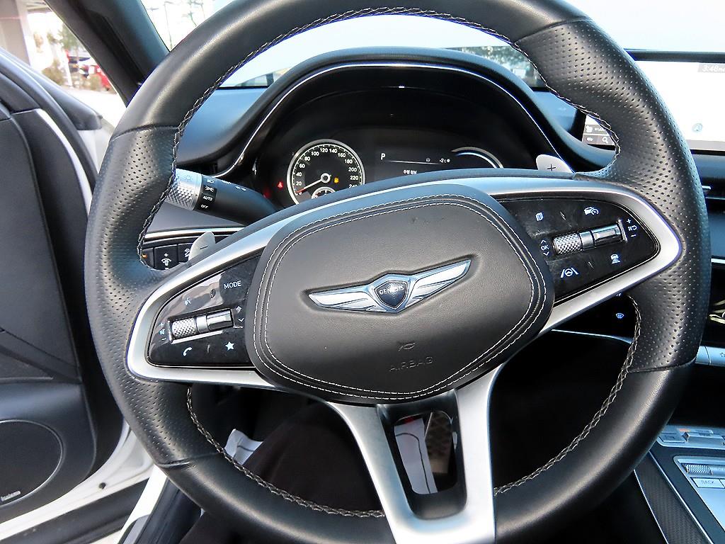 Genesis GV70 - Vista 8