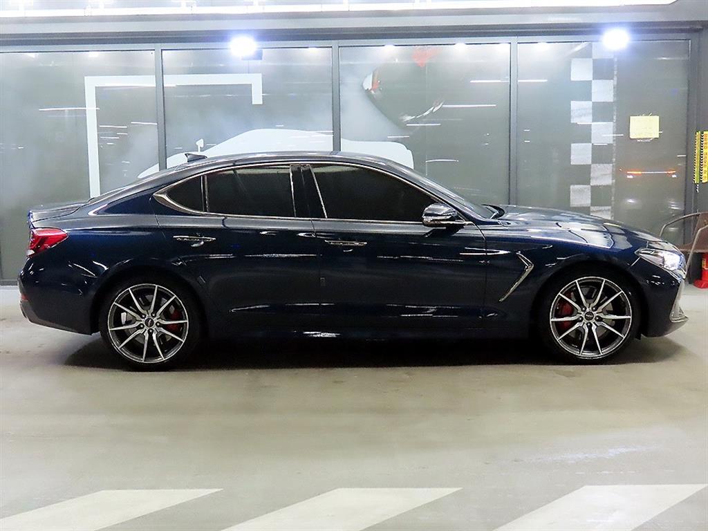 Genesis G70 - Vista 3