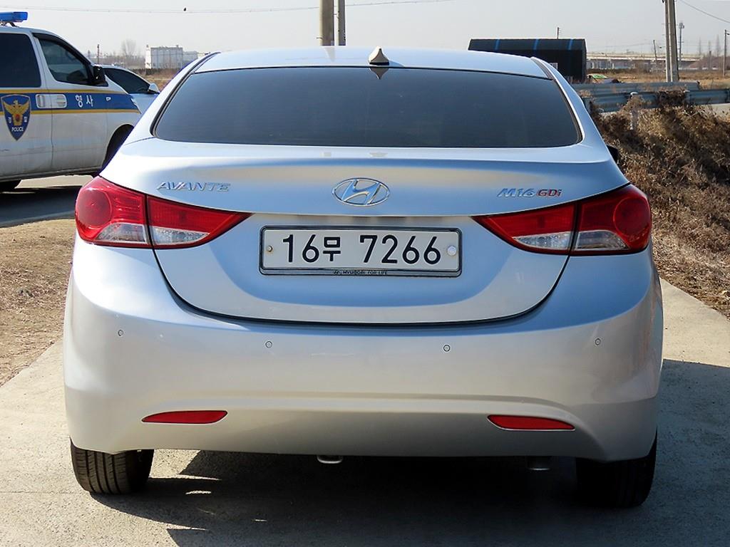 HYUNDAI Avante - Vista 4