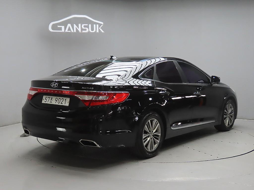 HYUNDAI Grandeur - Vista 7