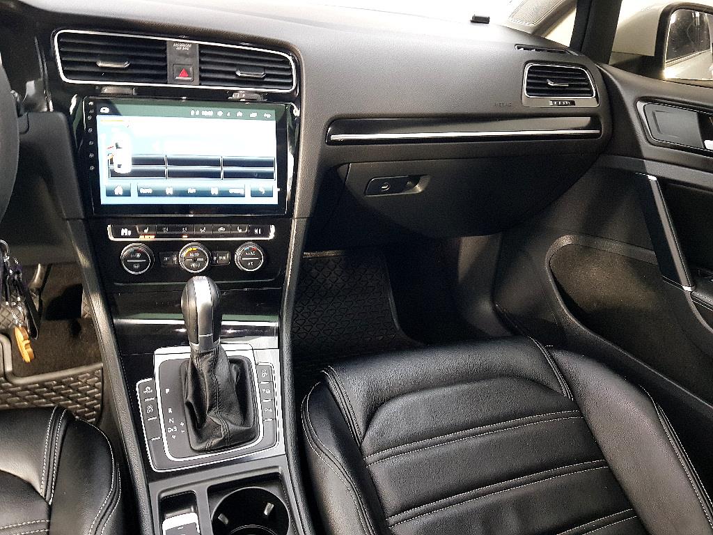 Volkswagen Golf - Vista 10