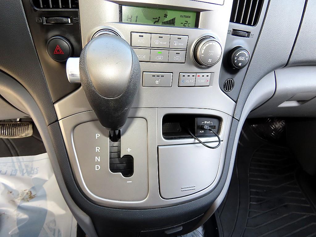 HYUNDAI Starex - Vista 11