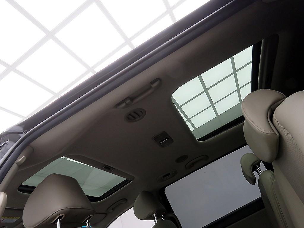 KIA Carnival - Vista 10