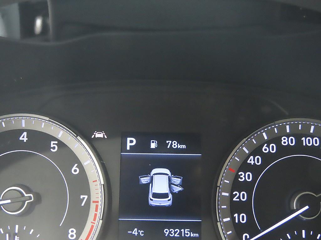 HYUNDAI Venue - Vista 11