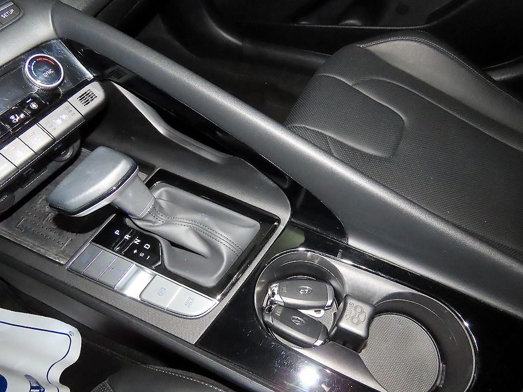 HYUNDAI Avante - Vista 12