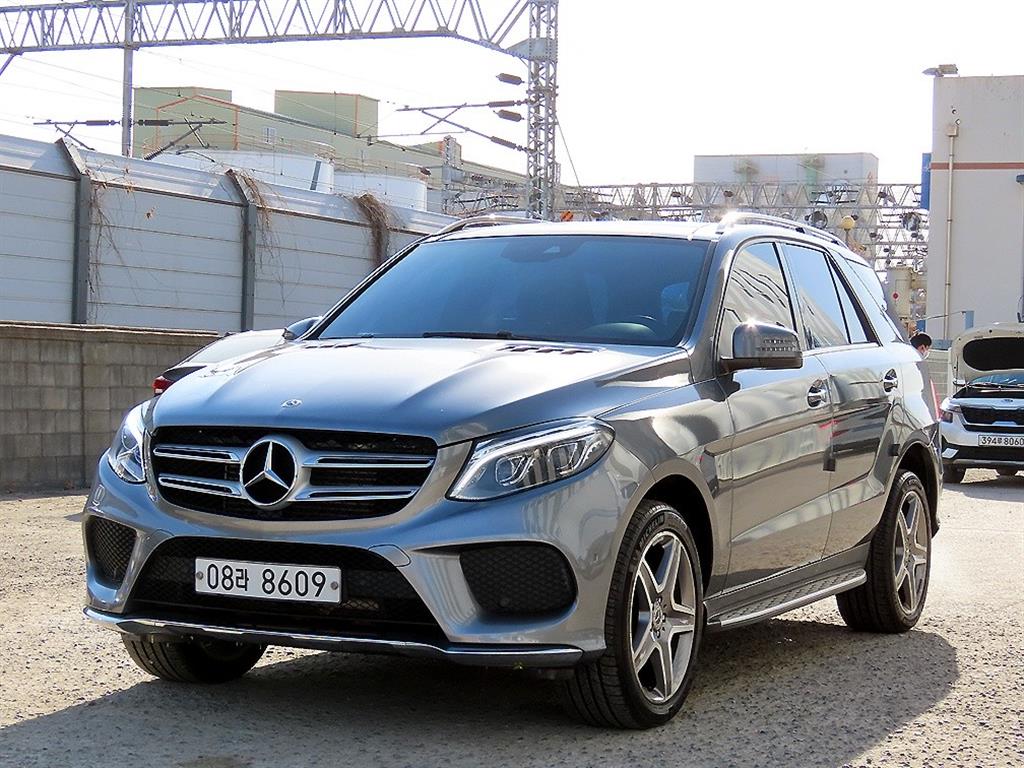Mercedes Benz GLE Class - Vista 2