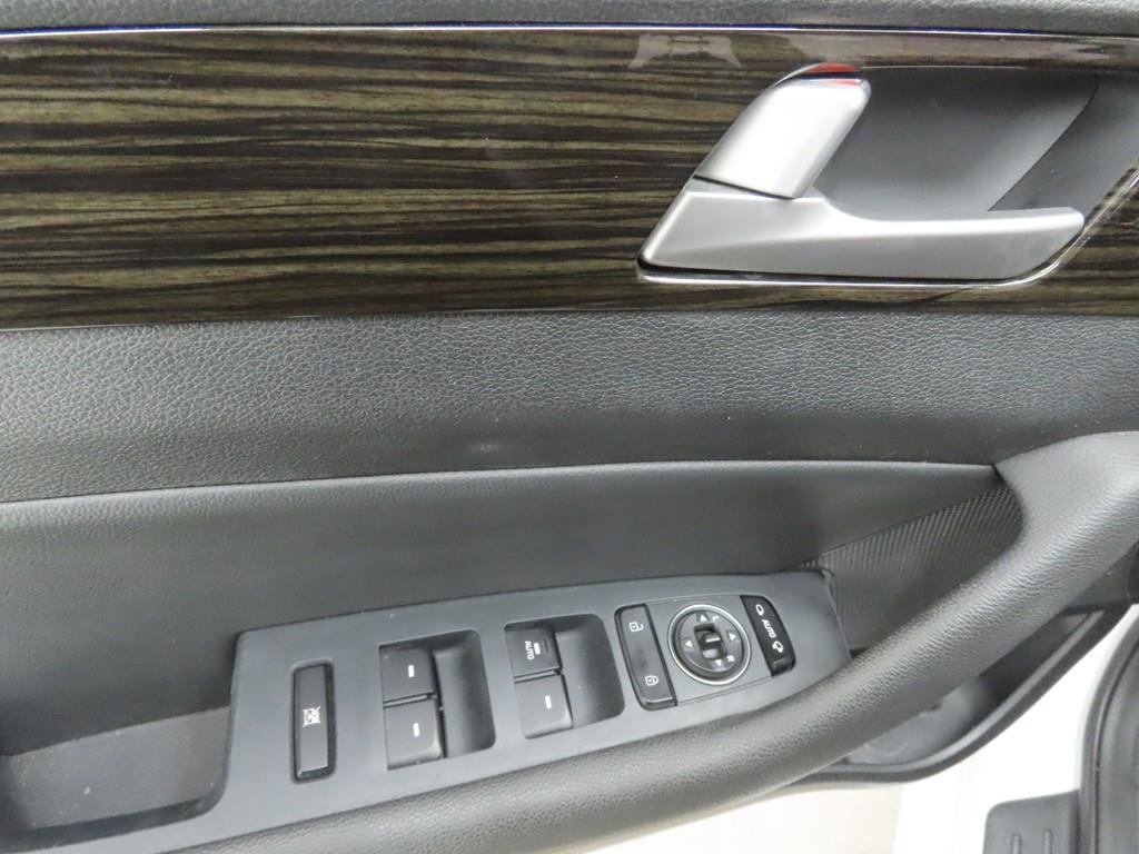 HYUNDAI Sonata - Vista 9