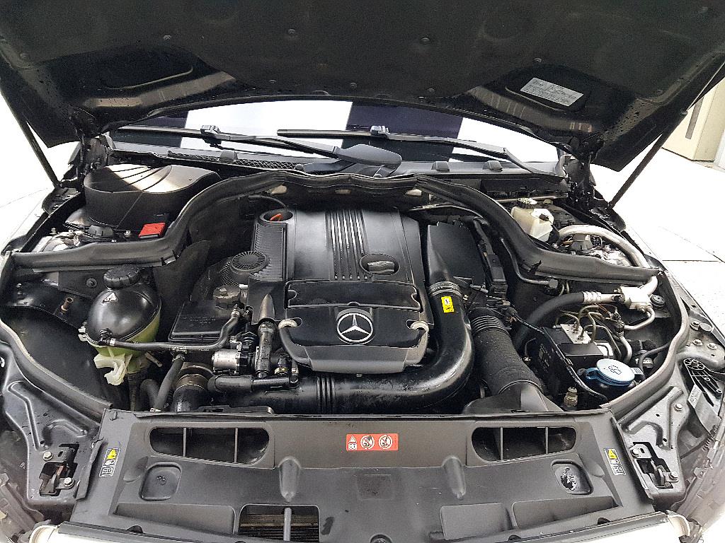 Mercedes Benz C Class - Vista 6