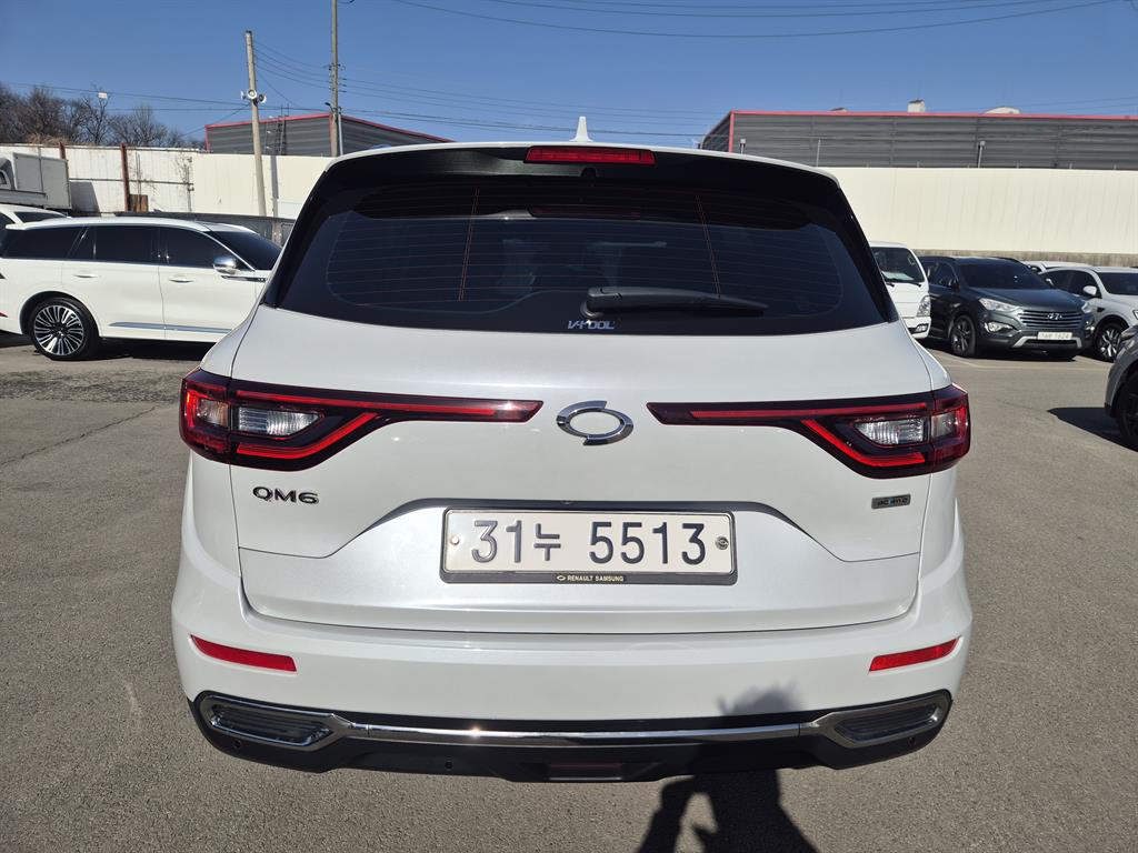 SAMSUNG QM6 - Vista 5