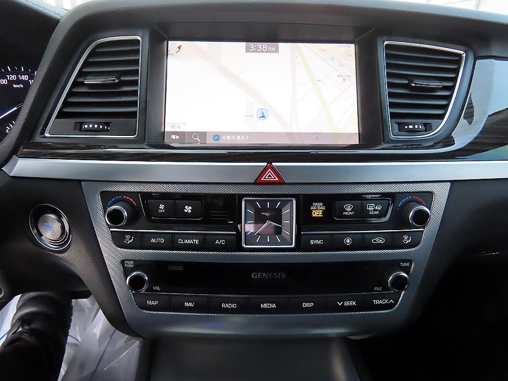 Genesis G80 - Vista 12