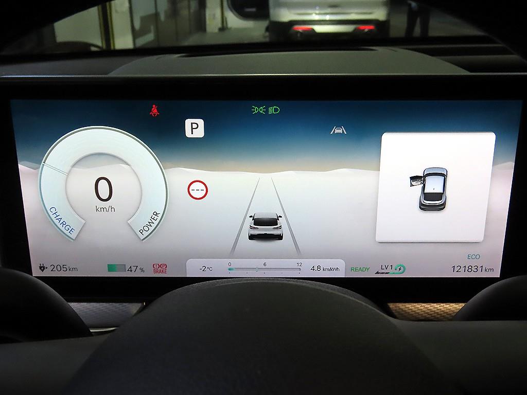 Genesis GV60 - Vista 9